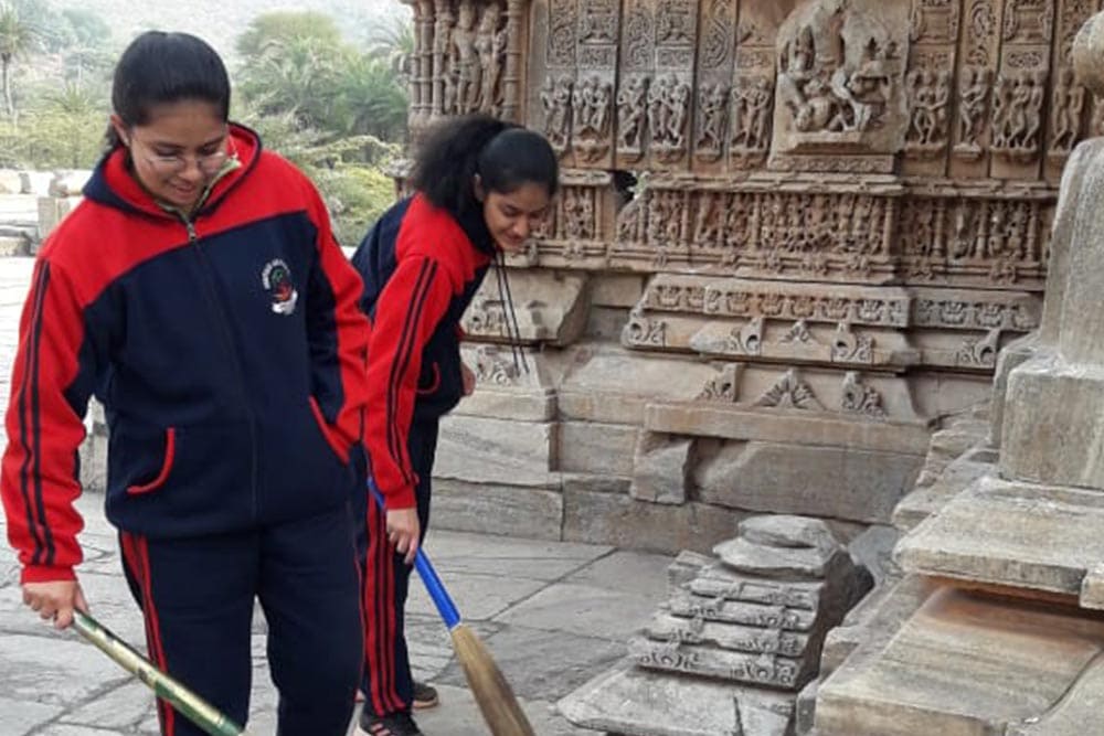 Students supporting community initiatives