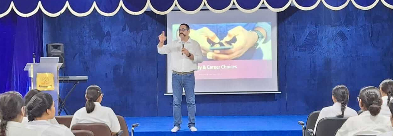 You are currently viewing How to Choose the Right Online Learning Platform